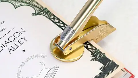 Эмбоссер для тиснения на сертификате